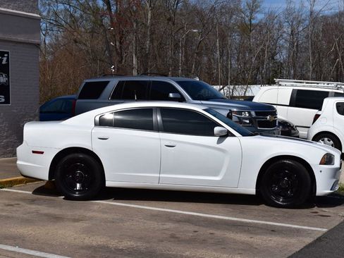 Used 2012 Dodge Charger Police RWD image 4