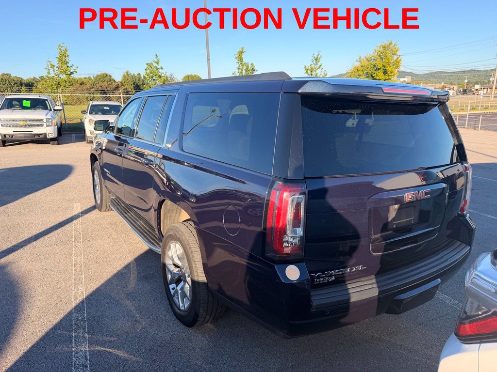 Used 2017 GMC Yukon XL SLT w/ Open Road Package RWD image 3