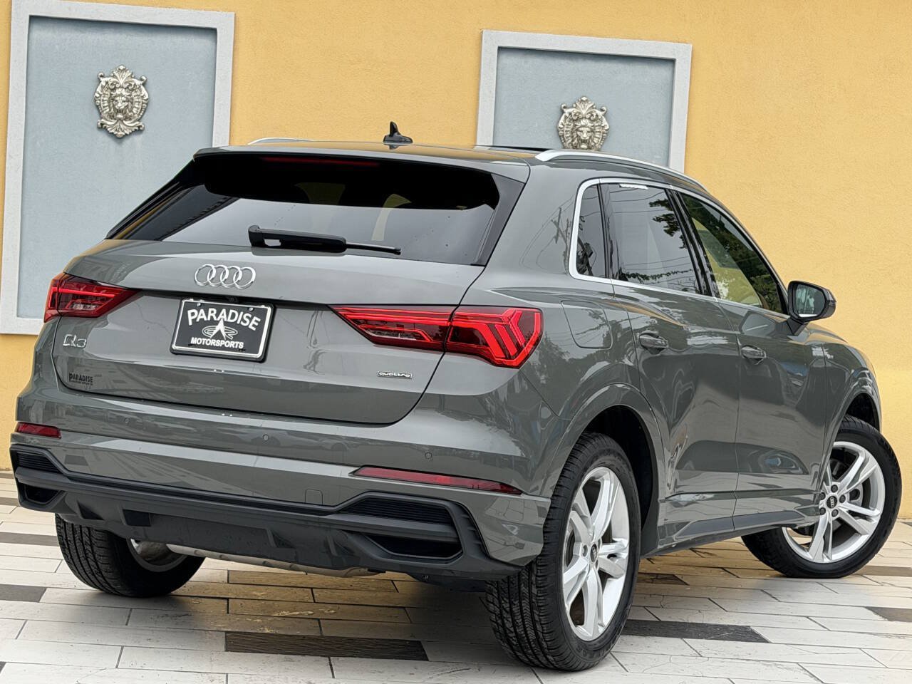 Used 2023 Audi Q3 2.0T Premium Plus w/ Premium Plus Package AWD/4WD image 4