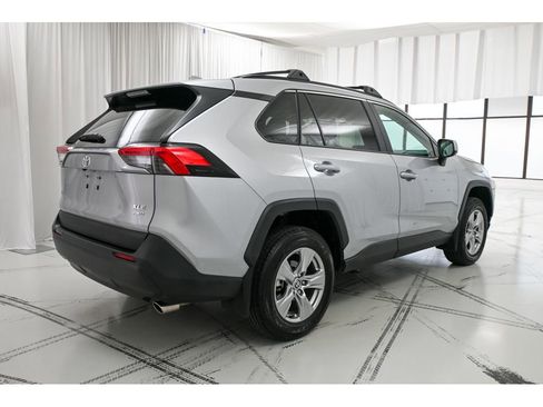 Used 2025 Toyota RAV4 XLE image 7