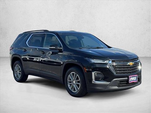 Used 2023 Chevrolet Traverse LT AWD/4WD image 3