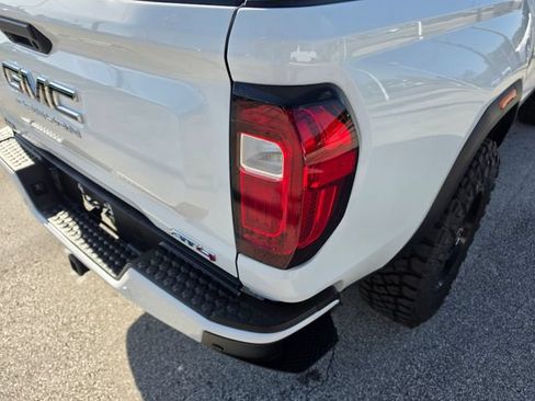 Used 2025 GMC Canyon AT4 AWD/4WD image 15