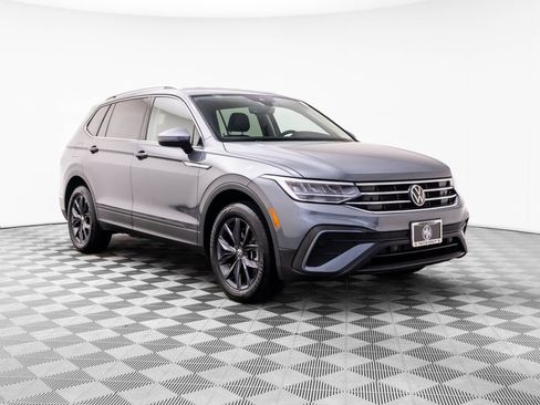 Used 2023 Volkswagen Tiguan SE AWD/4WD image 8