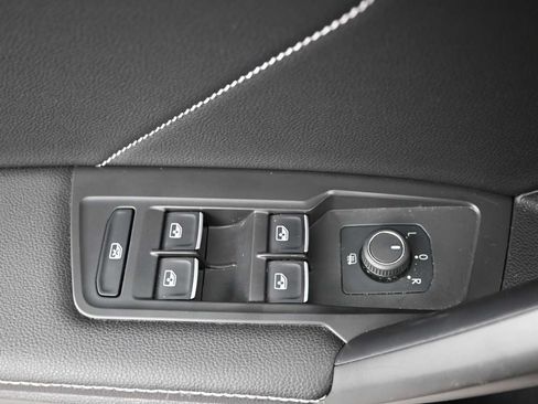 Used 2022 Volkswagen Tiguan SE R-Line AWD/4WD image 21