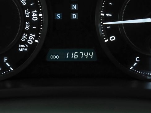 Used 2010 Lexus IS 350C image 16