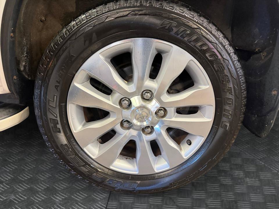 Used 2016 Toyota Sequoia Platinum AWD/4WD image 26