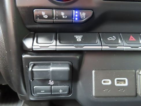 Used 2021 Chevrolet Silverado 2500 LTZ AWD/4WD image 7