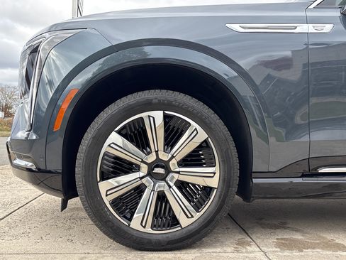 New 2026 Cadillac Escalade IQL Luxury image 17