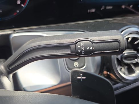 Used 2022 Mercedes-Benz GLB 250 image 28