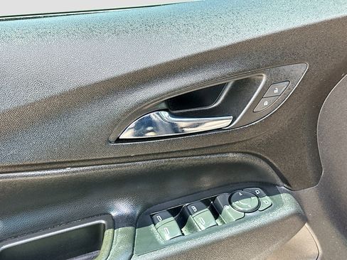 Used 2020 Chevrolet Equinox LT FWD image 17