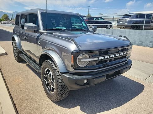 Used 2023 Ford Bronco Outer Banks AWD/4WD image 9