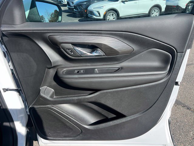 Used 2023 GMC Terrain SLE w/ Driver Convenience Package FWD image 10
