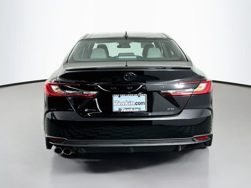 Used 2025 Toyota Camry SE FWD image 6