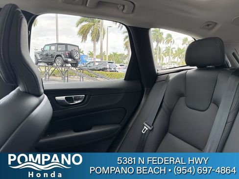 Used 2023 Volvo XC60 B5 Plus w/ Climate Package AWD/4WD image 15