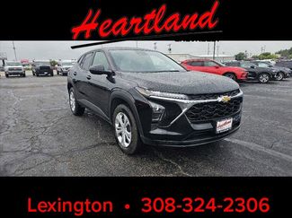 Used 2025 Chevrolet Trax LS image 1