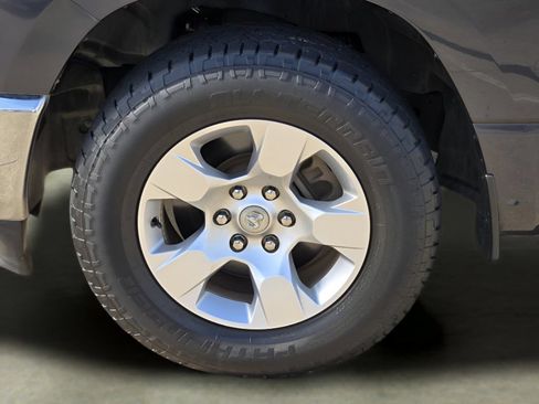 Used 2019 RAM 1500 Big Horn RWD image 11