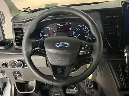 Used 2024 Ford Transit 350 XLT image 32