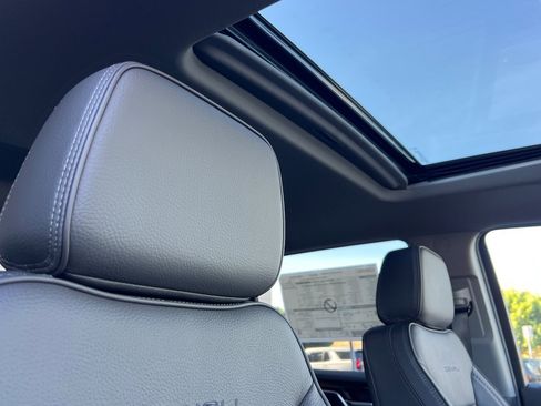 New 2026 GMC Sierra 1500 Denali w/ Denali Reserve Package image 17