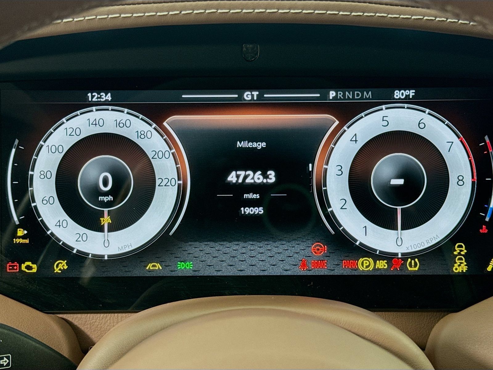 Used 2024 Aston Martin DB12 Coupe RWD image 12