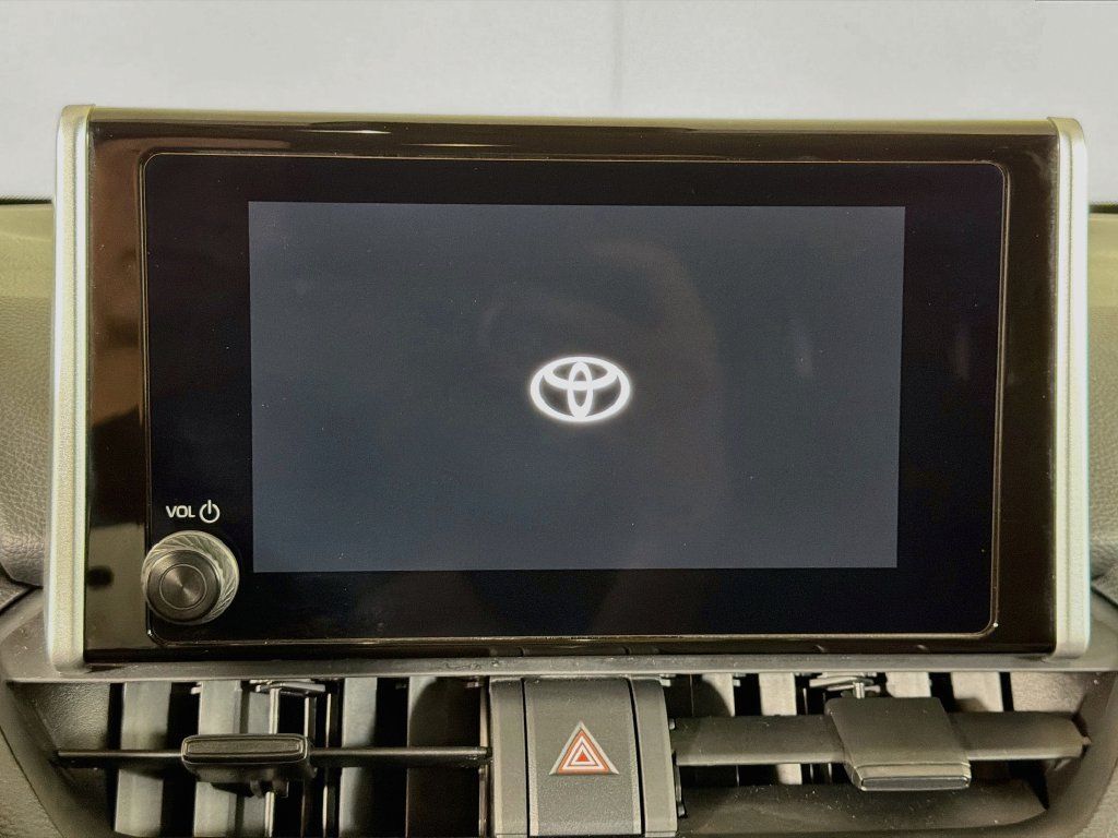 Used 2025 Toyota RAV4 LE AWD/4WD image 18