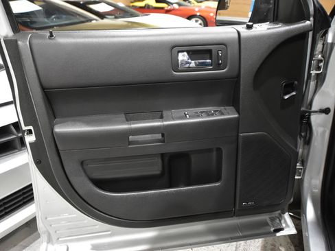 Used 2019 Ford Flex SE FWD image 7