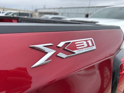 Used 2022 GMC Sierra 1500 SLT image 3