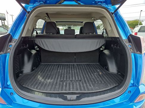 Used 2018 Toyota RAV4 XLE w/ Plus Extra Value Package FWD image 30