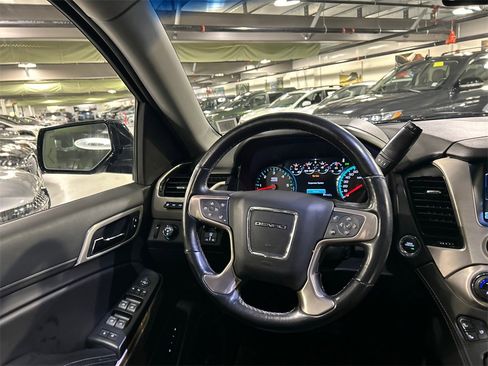 Used 2019 GMC Yukon Denali w/ Denali Ultimate Package image 25