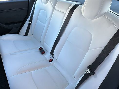 Used 2023 Tesla Model 3 Standard Range image 19