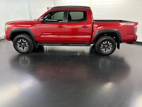 Used 2021 Toyota Tacoma TRD Off-Road w/ Technology Package AWD/4WD image 2