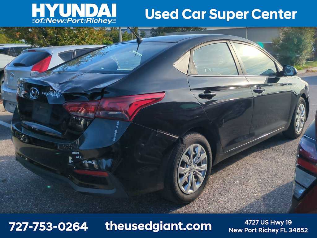 Used 2018 Hyundai Accent SE FWD image 2