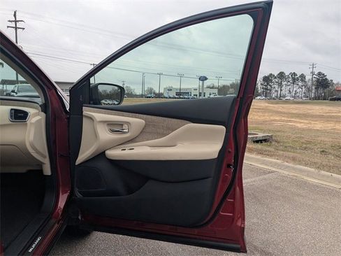 Used 2024 Nissan Murano SL image 32