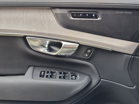 New 2026 Volvo XC90 B6 Ultra w/ Protection Package Premier image 26