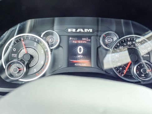 Used 2024 RAM 3500 Big Horn image 12