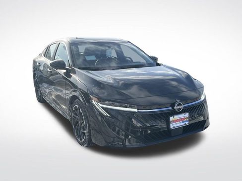 New 2026 Nissan Sentra SR w/ SR Premium Package FWD image 7