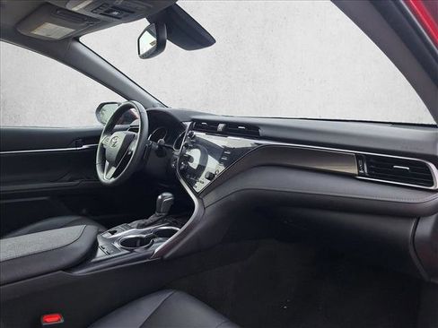 Used 2019 Toyota Camry XSE image 17