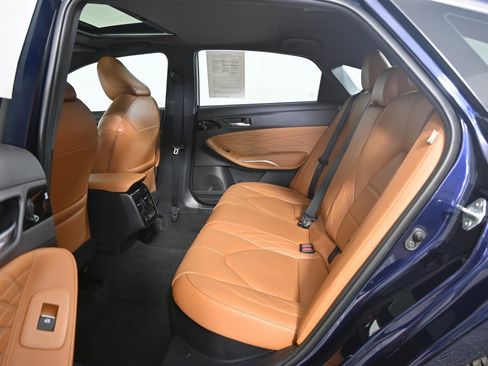 Used 2021 Toyota Avalon Limited w/ Advanced Safety Package image 18