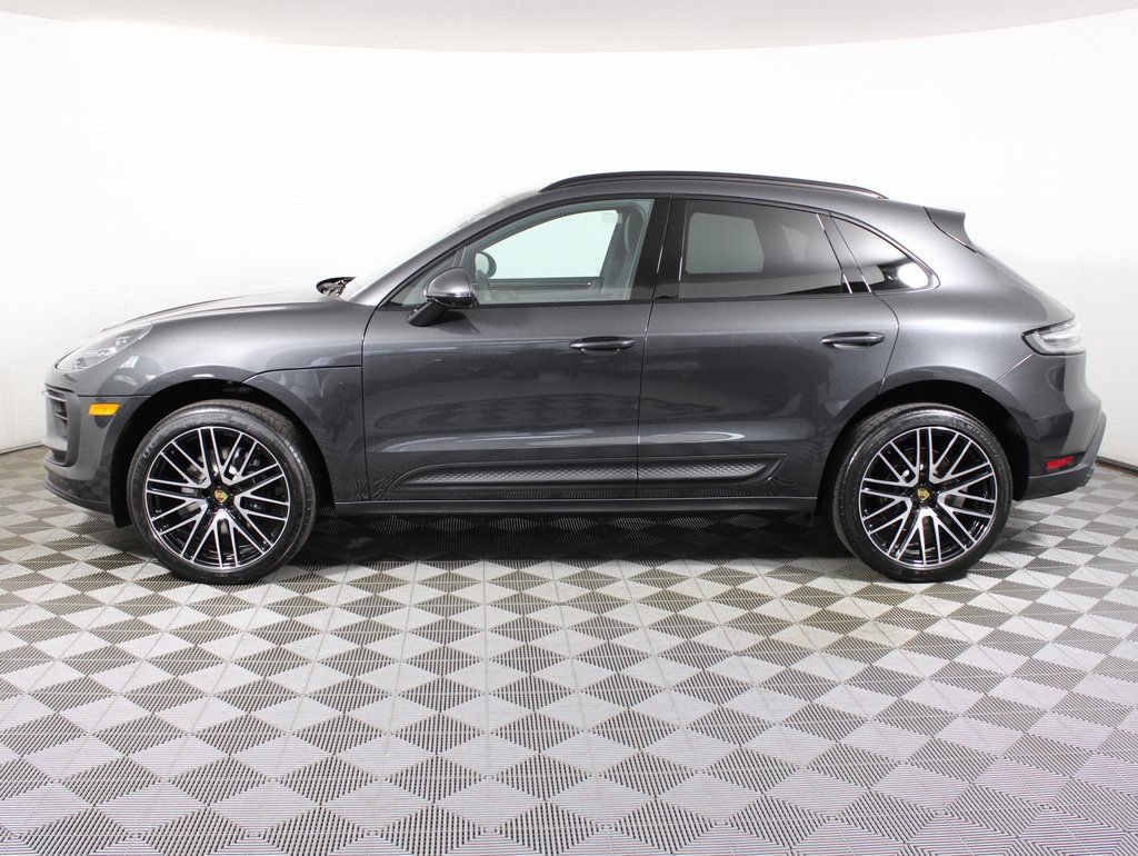 Certified 2026 Porsche Macan AWD/4WD image 2