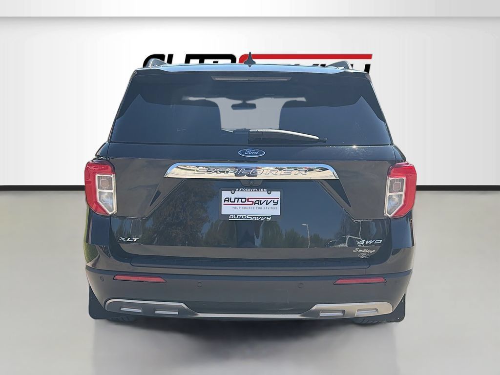 Used 2022 Ford Explorer XLT w/ Equipment Group 202A AWD/4WD image 6