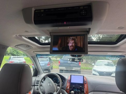 Used 2009 Toyota Sienna XLE FWD image 20