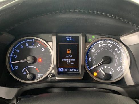 Used 2022 Toyota Tacoma SR5 RWD image 23