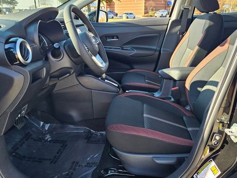 New 2025 Nissan Versa SR w/ Trunk Package image 5