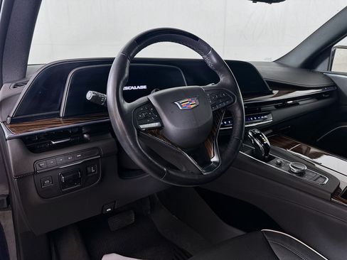 Used 2023 Cadillac Escalade Premium Luxury w/ Performance Package AWD/4WD image 9