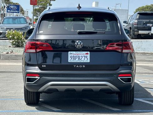 Used 2022 Volkswagen Taos SE FWD image 5