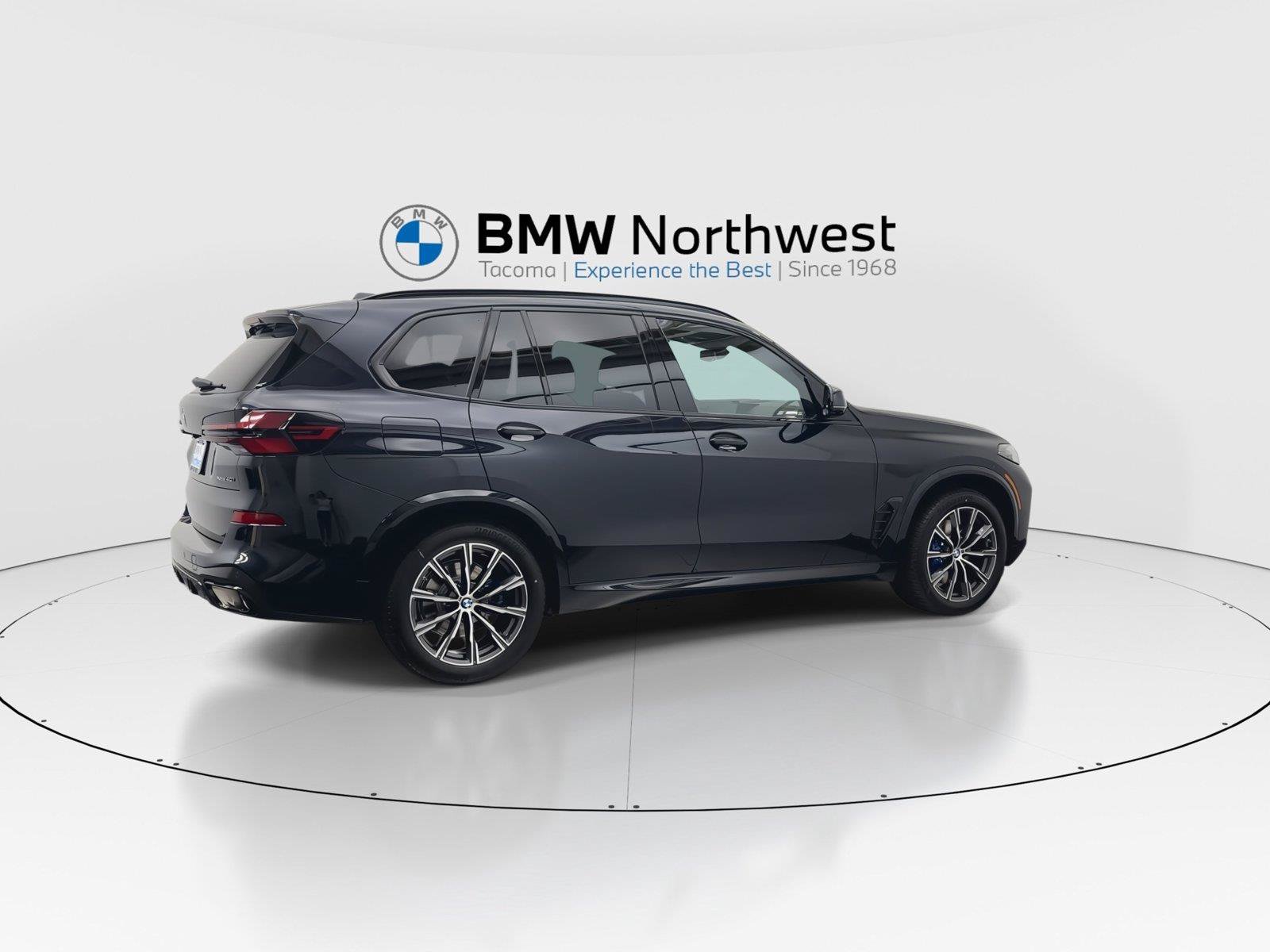 New 2026 BMW X5 xDrive40i w/ M Sport Package AWD/4WD image 4