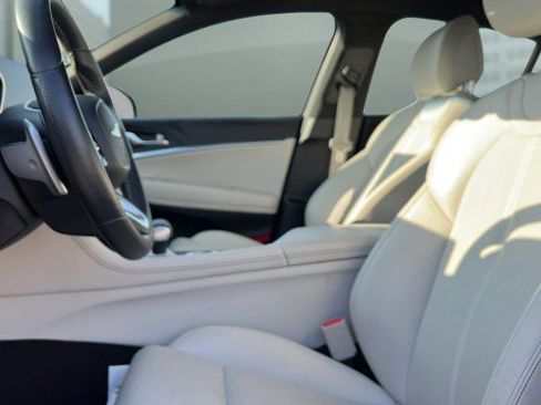 Used 2025 Genesis G70 2.5T image 21