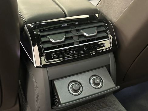 Used 2023 Audi A8 L 3.0T image 25