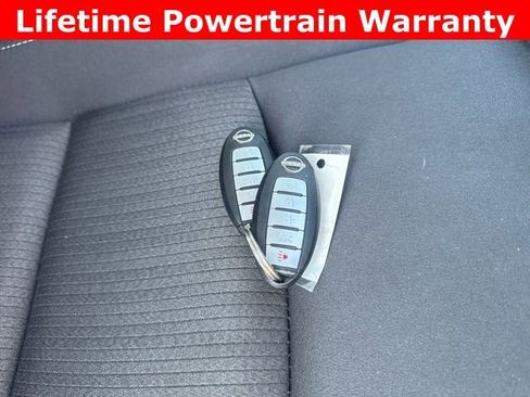 Used 2024 Nissan Altima 2.5 SV image 4