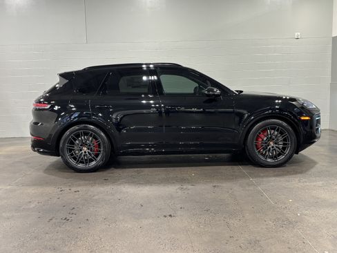 New 2026 Porsche Cayenne GTS AWD/4WD image 8