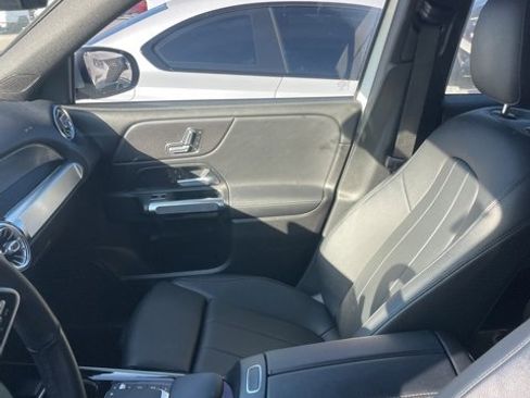 Used 2021 Mercedes-Benz GLB 250 image 8